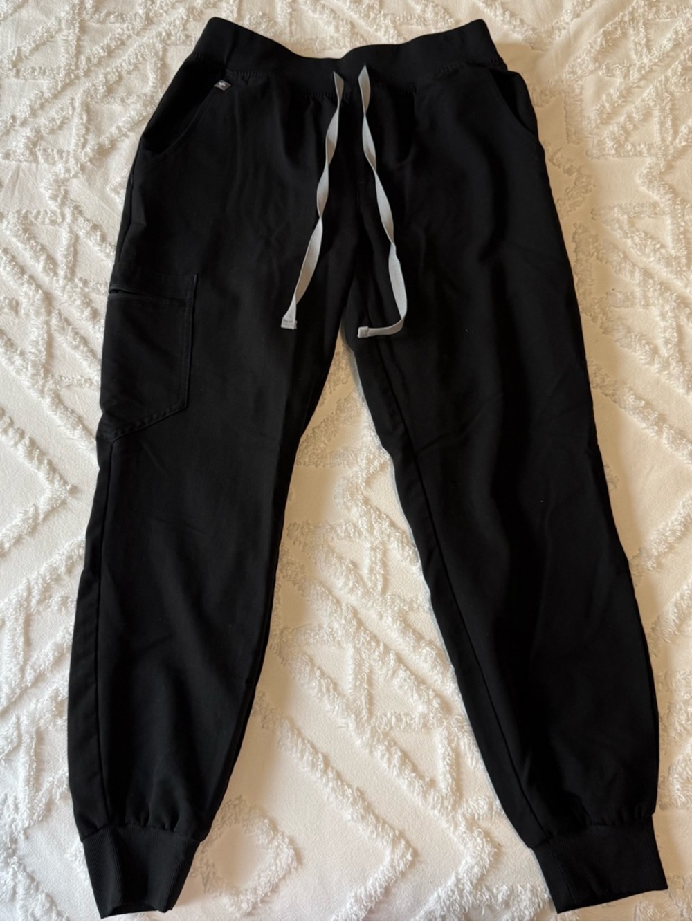 FIGS Black Scrub Set - Picture 5 of 7